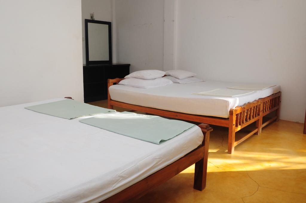 Traveller'S Home Hotel Tissamaharama Kültér fotó