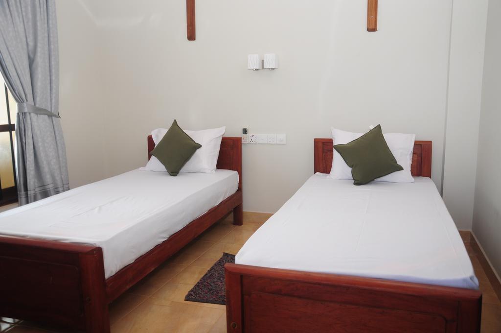 Traveller'S Home Hotel Tissamaharama Kültér fotó