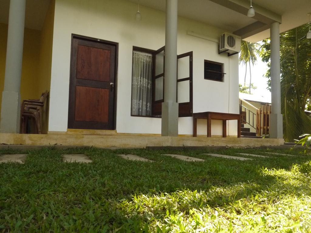 Traveller'S Home Hotel Tissamaharama Kültér fotó