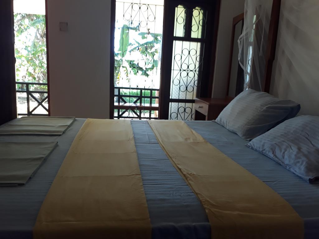 Traveller'S Home Hotel Tissamaharama Kültér fotó