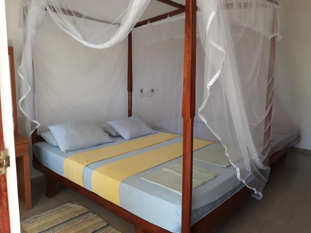 Traveller'S Home Hotel Tissamaharama Kültér fotó