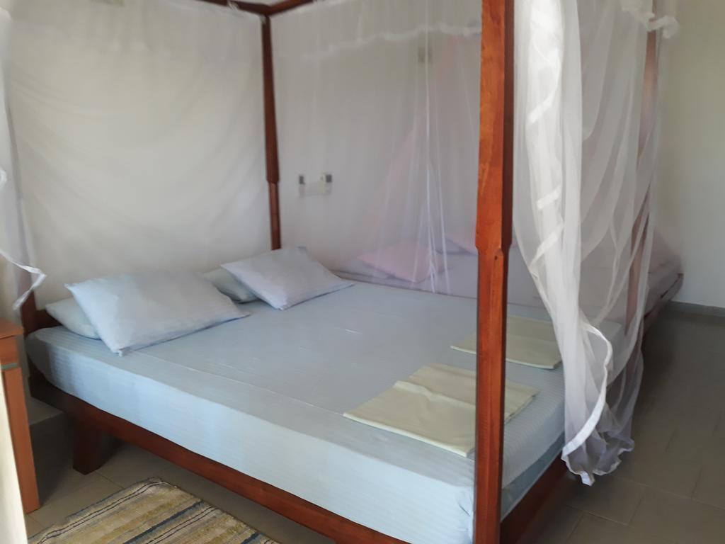 Traveller'S Home Hotel Tissamaharama Kültér fotó